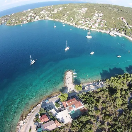 Apartment Baumgartner- Paradise Punta Solta Island