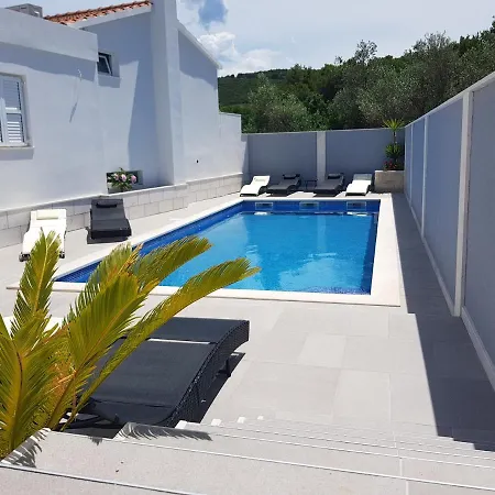 Baumgartner- Paradise Punta Apartment *